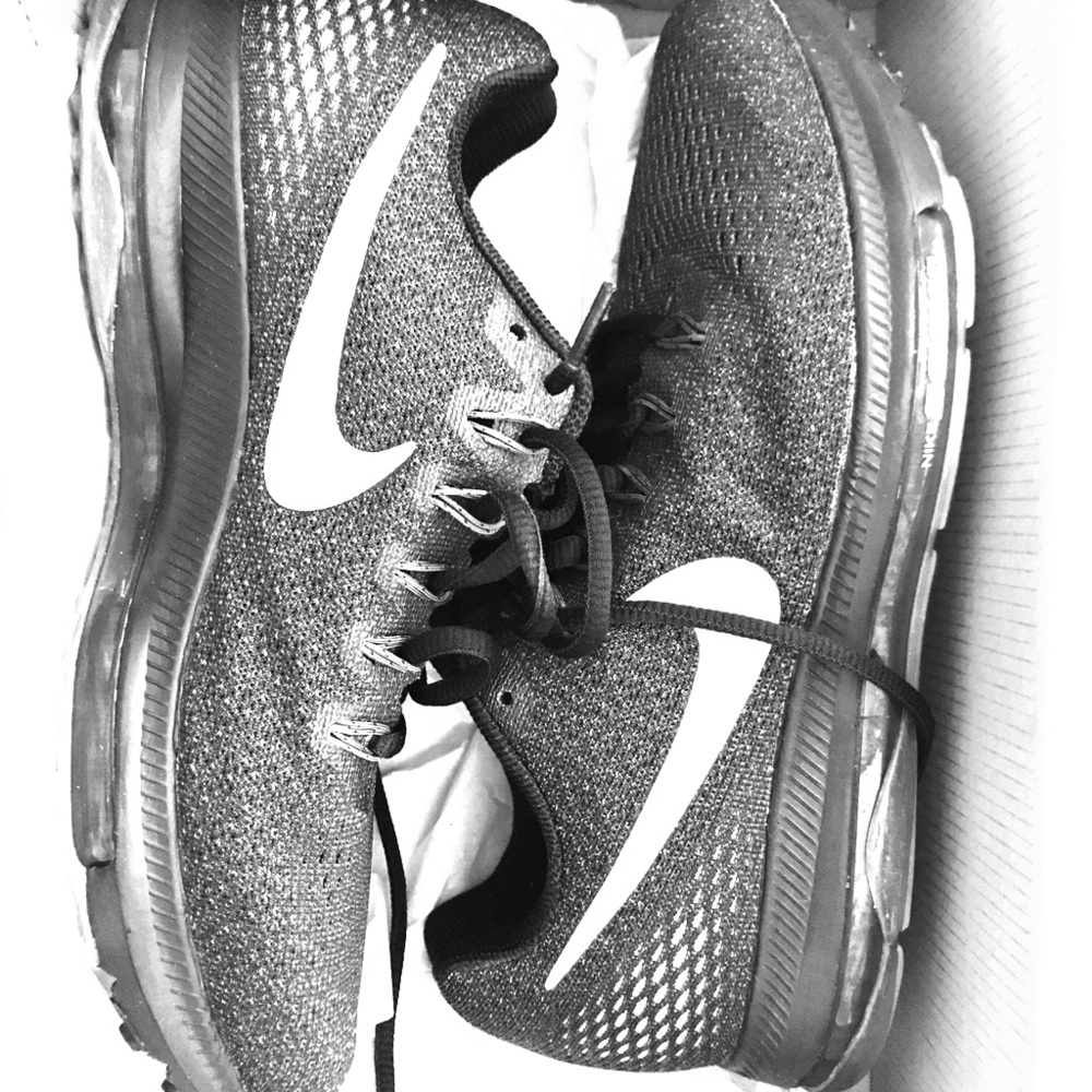 Women’s Nike Zoom all out low runfast